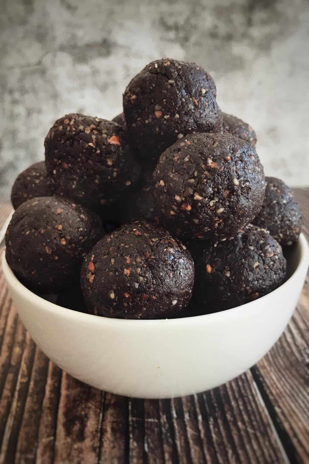 Vegan no-bake pretzel brownie bites in a bowl.