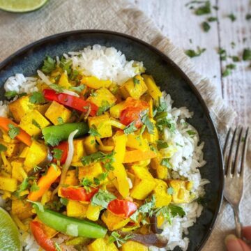 Quick Thai curry in a bowl.