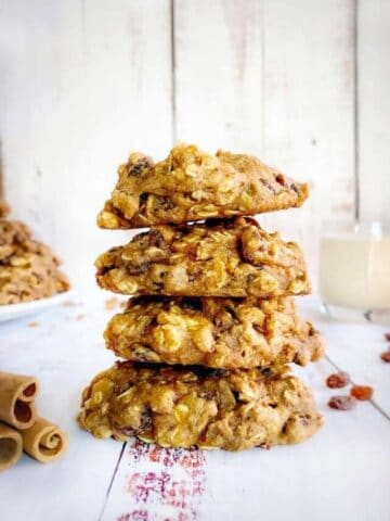 cropped-vegan-oatmeal-raisin-cookies-4.jpg