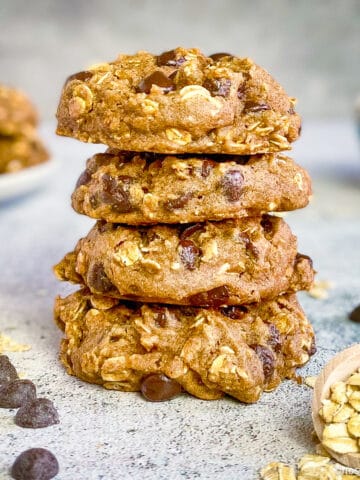 Best vegan oatmeal chocolate chip cookies.
