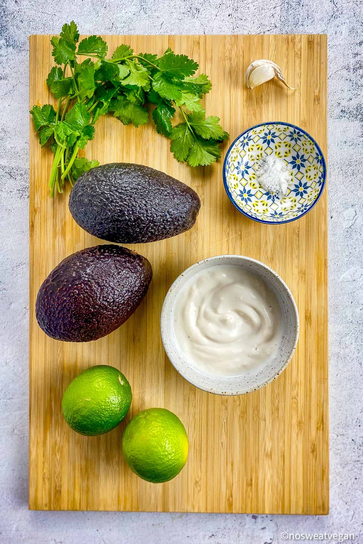 Vegan avocado crema ingredients.