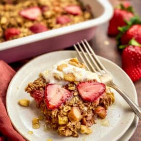 Strawberry rhubarb baked oatmeal on a plate.