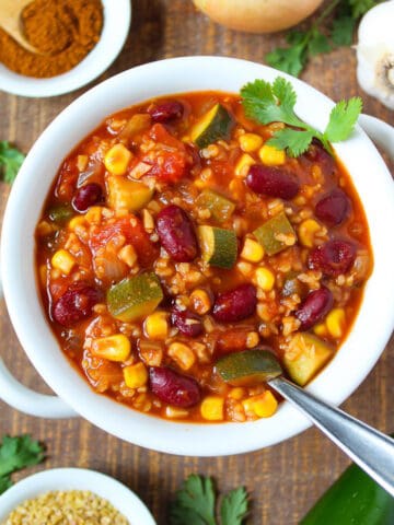 Bulgur vegetable chili in a bowl.